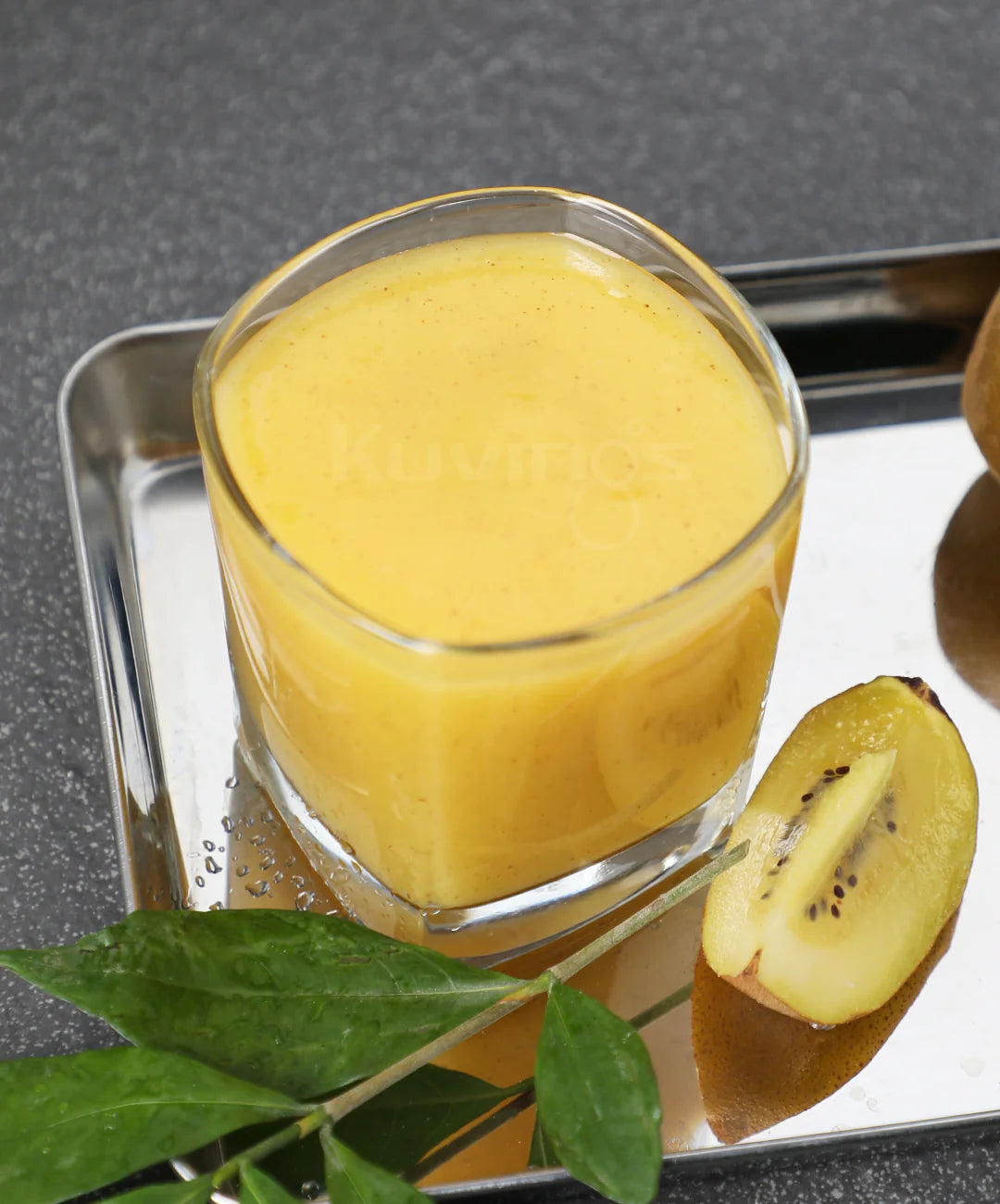 Gold Kiwi and Mango Juice